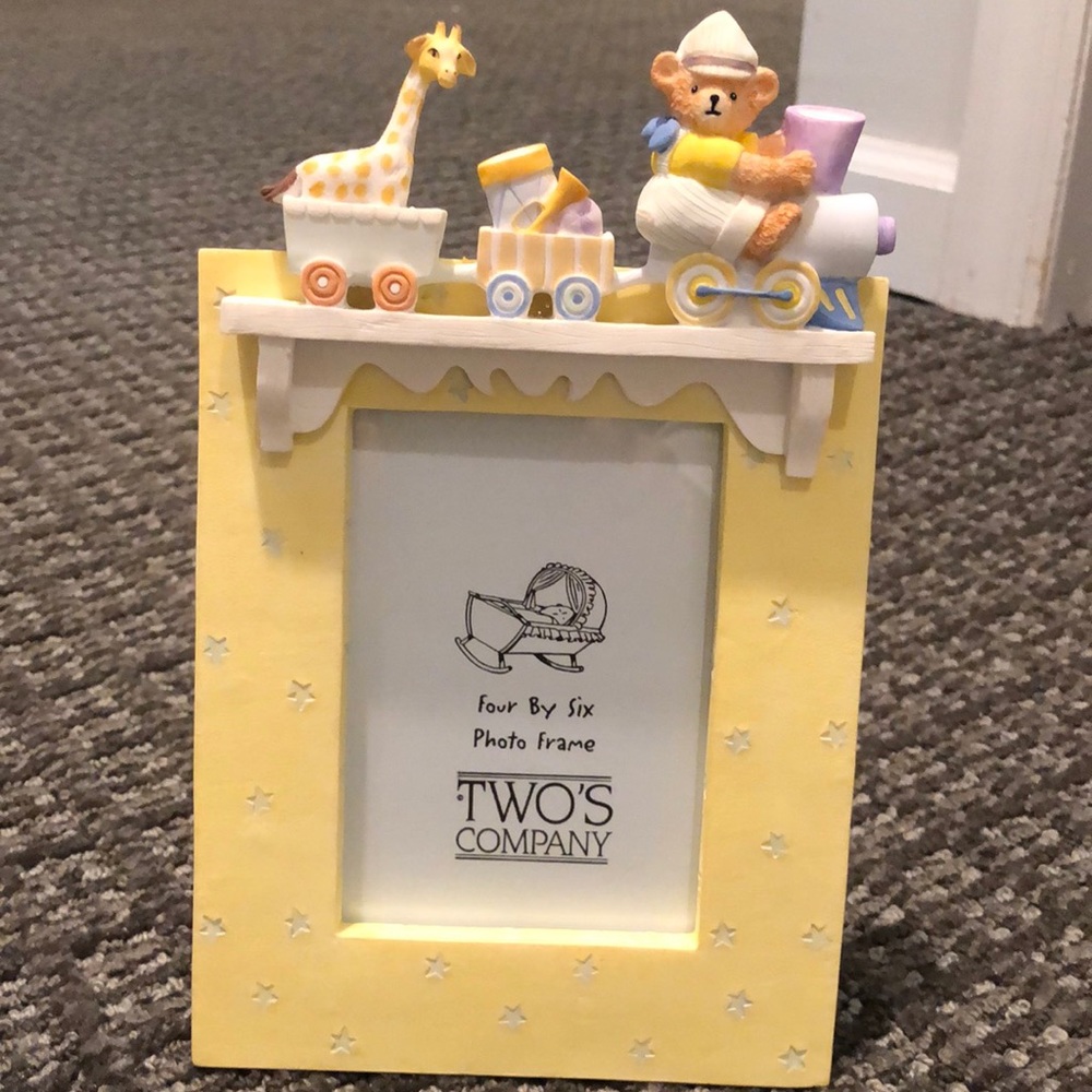 Baby yellow 4x6 frame